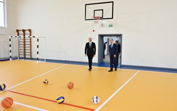 Prezident Xırdalanda məktəb açılışında - FOTOLAR