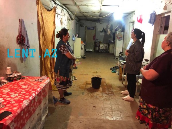 Körpələrin gözü önündə narkomanlar iynə vurur – Dəhşət yuvasından (Reportaj)