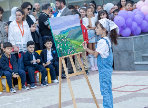 "Sumqayıt Dünya" məktəbində "Bilik günü" tədbiri keçirilib (FOTO)