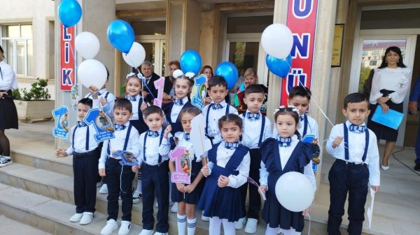 Sumqayıtda 5000-dən yuxarı şagird üçün ilk zəng çalındı - FOTOLAR