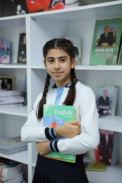 Sumqayıtda 5000-dən yuxarı şagird üçün ilk zəng çalındı - FOTOLAR
