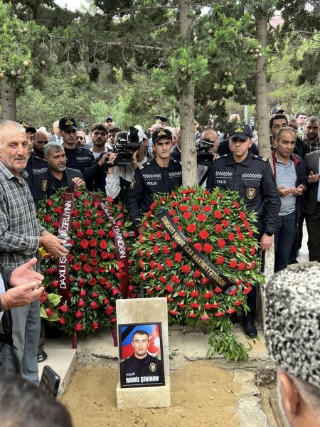 Şəhid polislər Sumqayıtda dəfn olunub (FOTOLAR)