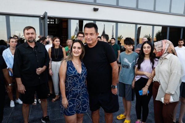 Acun Ilıcalı 1100 işçisini tətilə apardı  (FOTO)