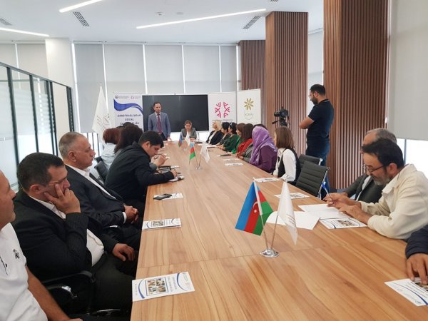“Sənətkarlıqdan sosial sahibkarlığa” adlı layihə uğurla başa çatıb - FOTOLAR