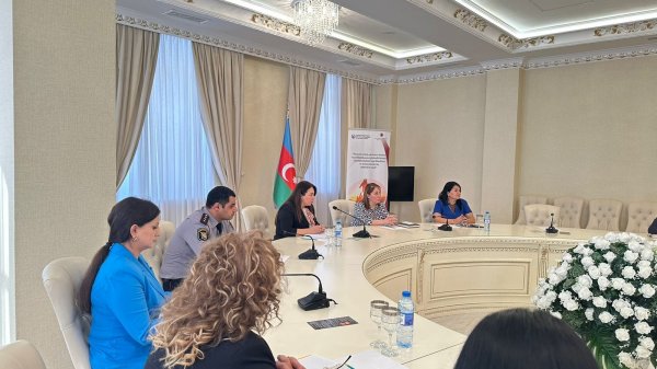 Sumqayıtda ictimai müzakirə təşkil edilib - FOTOLAR