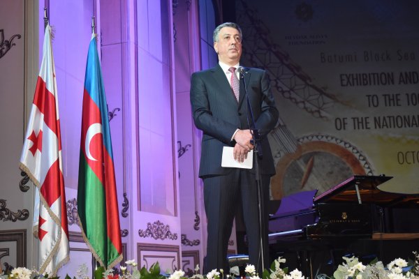 Batumidə Ümummilli Lider Heydər Əliyevin 100 illik yubileyinə həsr olunmuş möhtəşəm konsert proqramı təqdim edilib