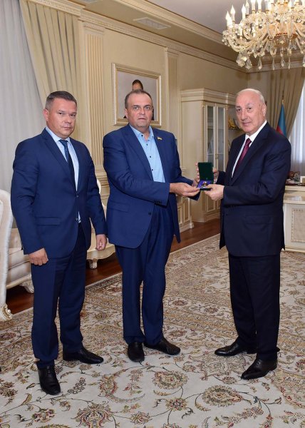 Zakir Fərəcov Ukraynanın Çerkassı şəhərinin nümayəndə heyətini qəbul edib