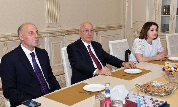 Zakir Fərəcov Ukraynanın Çerkassı şəhərinin nümayəndə heyətini qəbul edib