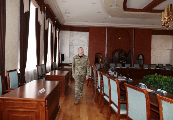 Prezident Xankəndidə Azərbaycanın Dövlət Bayrağını qaldırdı  (FOTOLAR) 