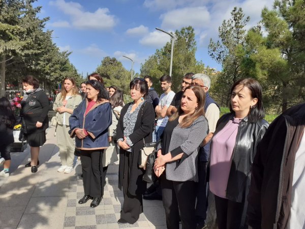 Sumqayıtda aprel şəhidi Əbdülməcid Axundovun xatirəsi anıldı - FOTOLAR Sumqayıtda aprel şəhidi Əbdülməcid Axundovun xatirəsi anıldı - FOTOLAR
