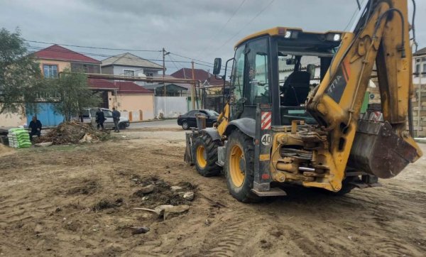 Corat qəsəbəsində nümunəvi məhəllə yaradılır, yol infrastrukturu yenilənir   (FOTO)