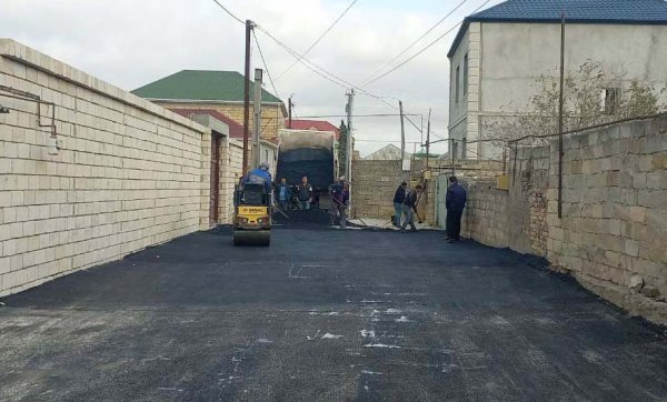 Corat qəsəbəsində nümunəvi məhəllə yaradılır, yol infrastrukturu yenilənir   (FOTO)