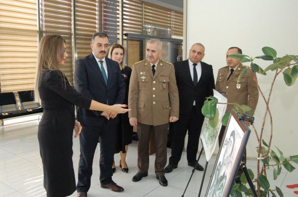 Sumqayıtdakı Uşaq İncəsənət Məktəbinə ekskursiya təşkil olunub (FOTO) Sumqayıtdakı Uşaq İncəsənət Məktəbinə ekskursiya təşkil olunub (FOTO)