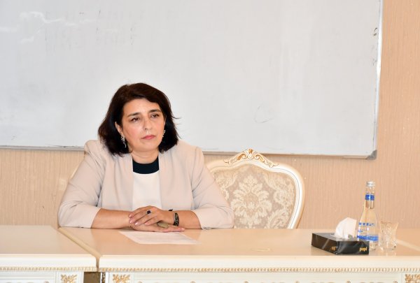 Mədəniyyət naziri Sumqayıtda vətəndaşları qəbul edib - Fotolar Mədəniyyət naziri Sumqayıtda vətəndaşları qəbul edib - Fotolar