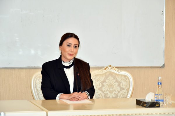 Mədəniyyət naziri Sumqayıtda vətəndaşları qəbul edib - Fotolar Mədəniyyət naziri Sumqayıtda vətəndaşları qəbul edib - Fotolar