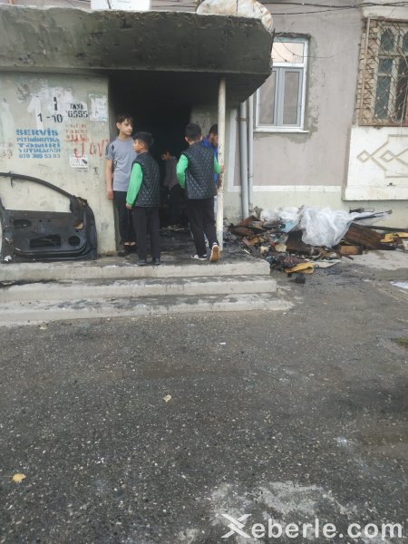 Sumqayıtda yaşayış binasında yanğın olub - VİDEO (FOTO)