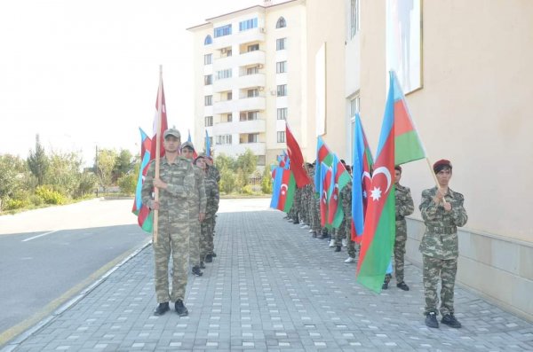 Şərqi Zəngəzur Regional Təhsil İdarəsindən 8 noyabr - Zəfər Gününə həsr olunmuş fləşmob -FOTOLAR 