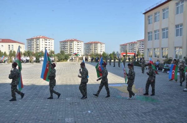 Şərqi Zəngəzur Regional Təhsil İdarəsindən 8 noyabr - Zəfər Gününə həsr olunmuş fləşmob -FOTOLAR 