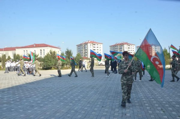 Şərqi Zəngəzur Regional Təhsil İdarəsindən 8 noyabr - Zəfər Gününə həsr olunmuş fləşmob -FOTOLAR 