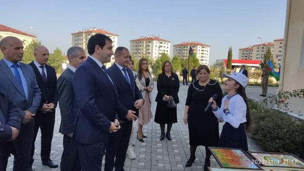 Şərqi Zəngəzur Regional Təhsil İdarəsindən 8 noyabr - Zəfər Gününə həsr olunmuş fləşmob -FOTOLAR 