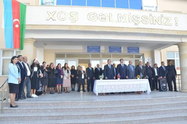 Şərqi Zəngəzur Regional Təhsil İdarəsindən 8 noyabr - Zəfər Gününə həsr olunmuş fləşmob -FOTOLAR 