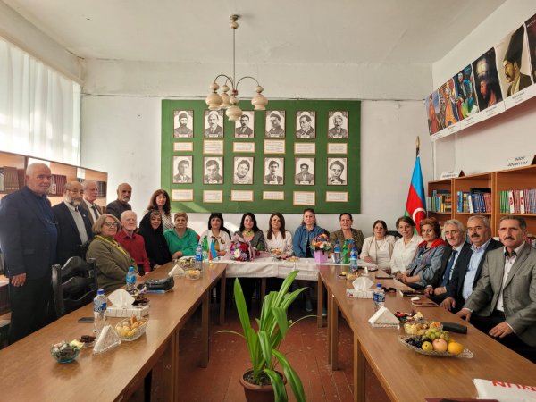 Şair Xatirə Fərəclinin “Зимние деревья” kitabının Abşeron rayonunda təqdimatı... - FOTO