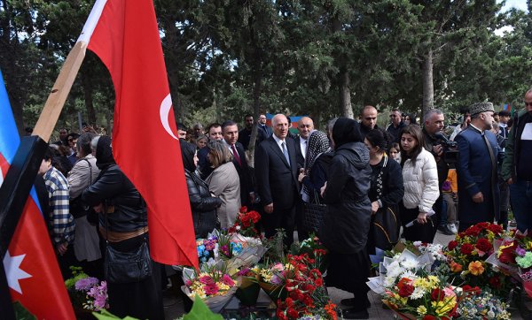 Sumqayıt şəhərində 8 Noyabr – Zəfər Günü qeyd olunub – FOTOLAR