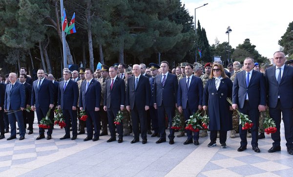 Sumqayıt şəhərində 8 Noyabr – Zəfər Günü qeyd olunub – FOTOLAR