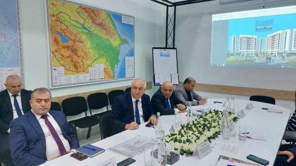 Sumqayıt şəhərində istismar müddətini başa vurmuş 3 yataqxana sökülür