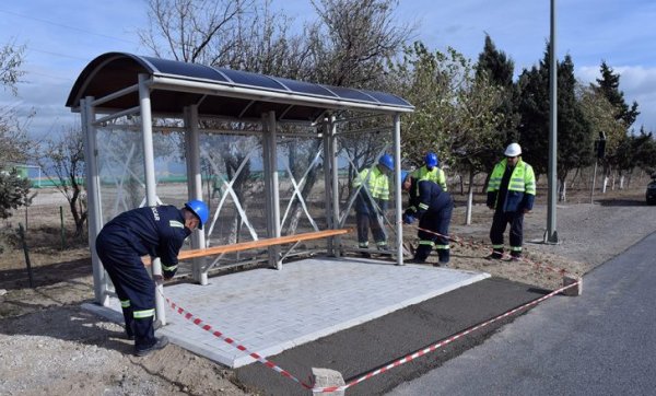 Sumqayıtda yeni dayanacaqlar quraşdırılıb  (FOTO)