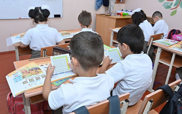 Şagirdin öldüyü məktəbin ibtidai sinifləri distant tədrisə keçdi Şagirdin öldüyü məktəbin ibtidai sinifləri distant tədrisə keçdi