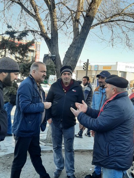  Sumqayıtın "Fəhlə bazarı"nın acı mənzərəsi: Bir gözü, bir böyrəyi olmayanların əlacsızlığı (REPORTAJ)