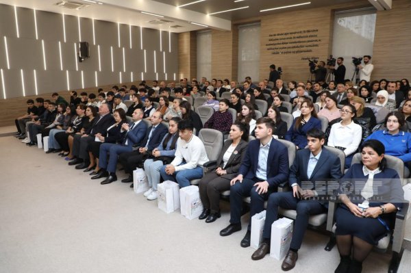 DİM Bakı-Abşeron-Sumqayıt məktəblərində şəhid övladları ilə görüş keçirib