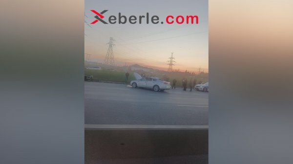 Sumqayıtın çıxışında qəza: Qadın sərnişin xəsarət aldı (FOTOLAR)