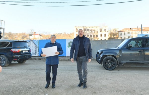 İlham Əliyev Şuşanın Qarabağ küçəsində  (FOTOLARl