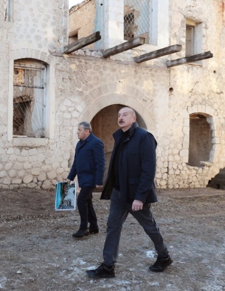 İlham Əliyev Şuşanın Qarabağ küçəsində  (FOTOLARl