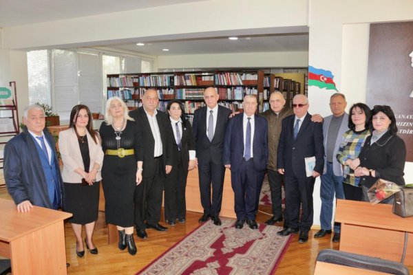 Sumqayıtda Feyzi Mustafayevi xatırlayarkən... - FOTOLAR