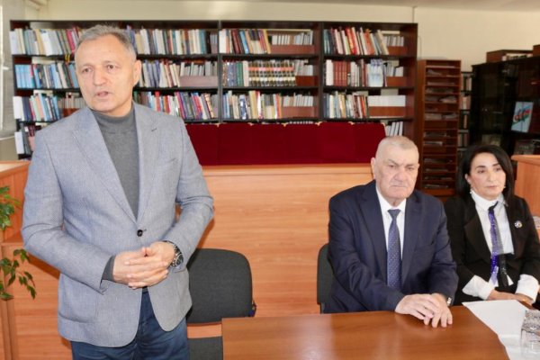 Sumqayıtda Feyzi Mustafayevi xatırlayarkən... - FOTOLAR