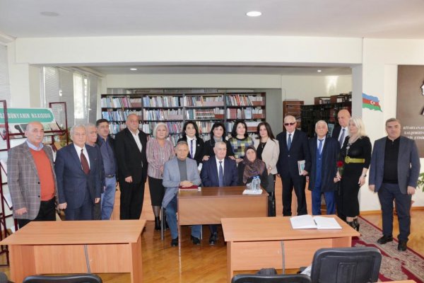Sumqayıtda Feyzi Mustafayevi xatırlayarkən... - FOTOLAR Sumqayıtda Feyzi Mustafayevi xatırlayarkən... - FOTOLAR