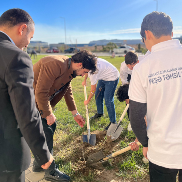 Peşə Təhsil Mərkəzində ağacəkmə aksiyası keçirilib - FOTOLAR