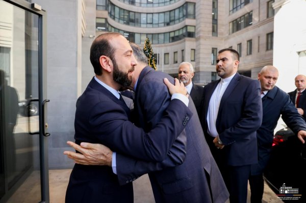 Abdullahiyan və Mirzoyanın görüşündən  (FOTOLAR)