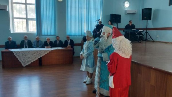 DEEA tərəfindən internat məktəbində Yeni il şənliyi keçirilib (FOTOLAR)