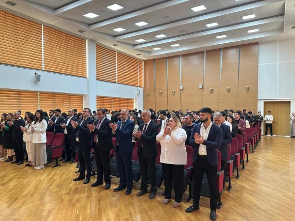 Peşə Təhsil Mərkəzində Dünya Azərbaycanlılarının Həmrəylik Günü və Yeni il bayramı münasibətilə tədbir keçirilib