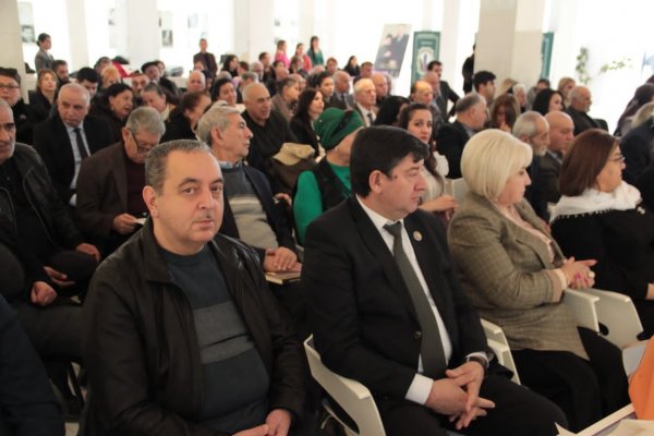 Sumqayıtda Lilpar Çəmşidqızının "Divan"ı - FOTOLAR