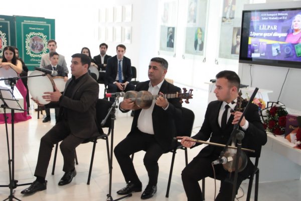 Sumqayıtda Lilpar Çəmşidqızının "Divan"ı - FOTOLAR