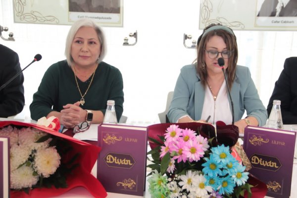 Sumqayıtda Lilpar Çəmşidqızının "Divan"ı - FOTOLAR