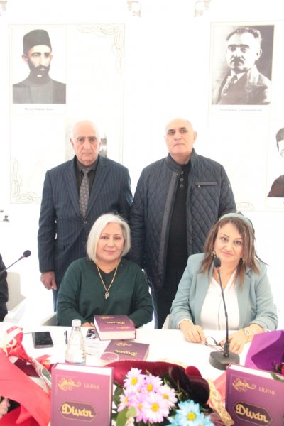 Sumqayıtda Lilpar Çəmşidqızının "Divan"ı - FOTOLAR