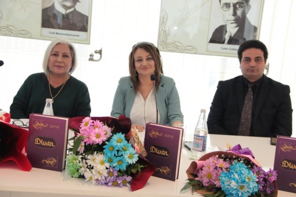Sumqayıtda Lilpar Çəmşidqızının "Divan"ı - FOTOLAR