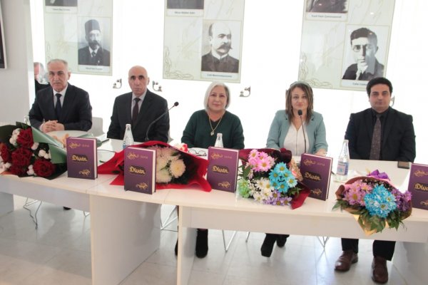 Sumqayıtda Lilpar Çəmşidqızının "Divan"ı - FOTOLAR