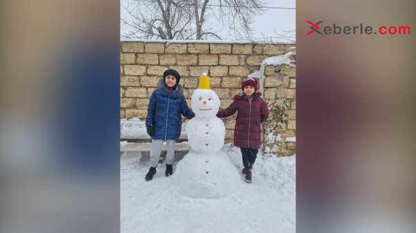Sumqayıtlıların qar fantaziyası: Qardan düzəlmiş adamlar… (Fotolar)